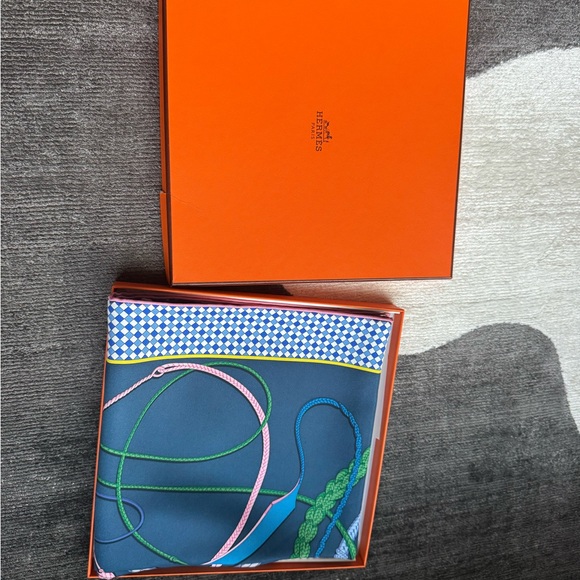 1000% authentic Hermes Fouets et Badines Silk 100% Bleu Petrole - Picture 3 of 4